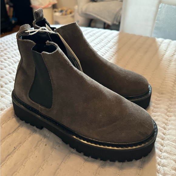 NWT ZARA Boys or girls grey boots - Picture 2 of 10